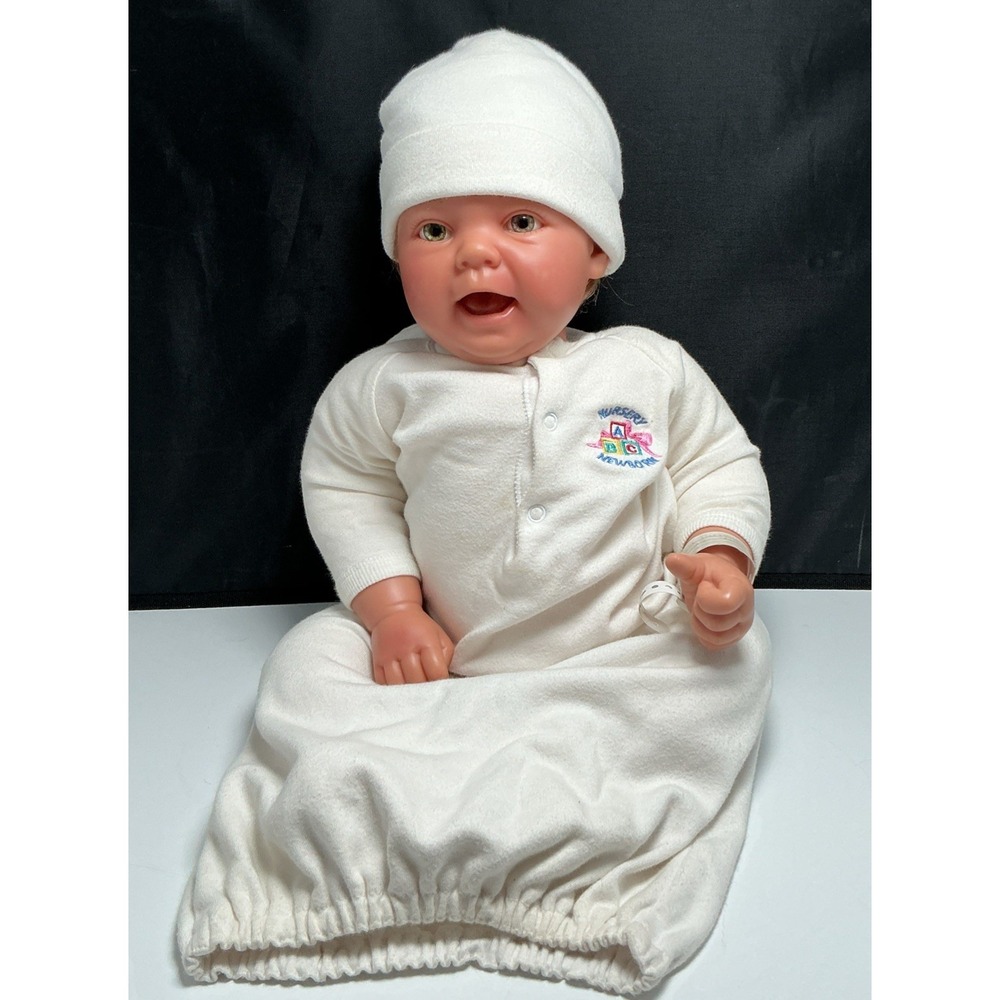 Vtg 1997 Lee Middleton Doll 050897 Reva Schick Thumb Sucker Newborn Gown Hat